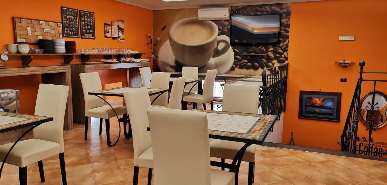 Hotel Neapolis Kültér fotó