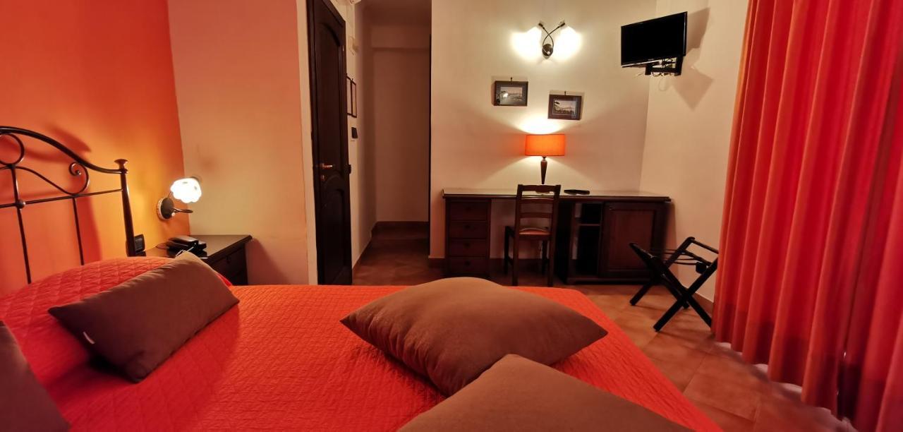 Hotel Neapolis Kültér fotó