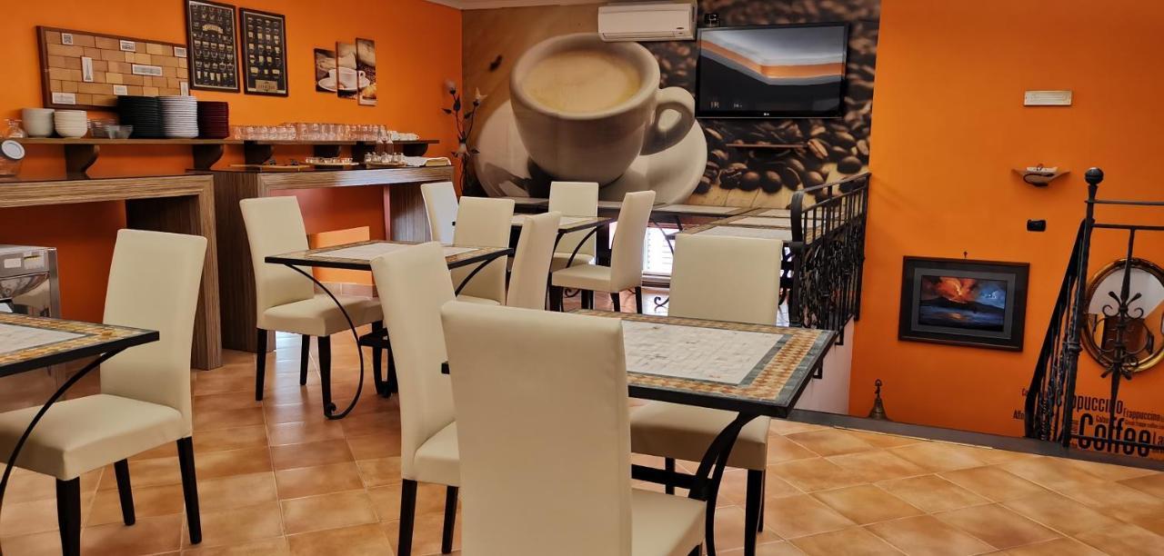 Hotel Neapolis Kültér fotó