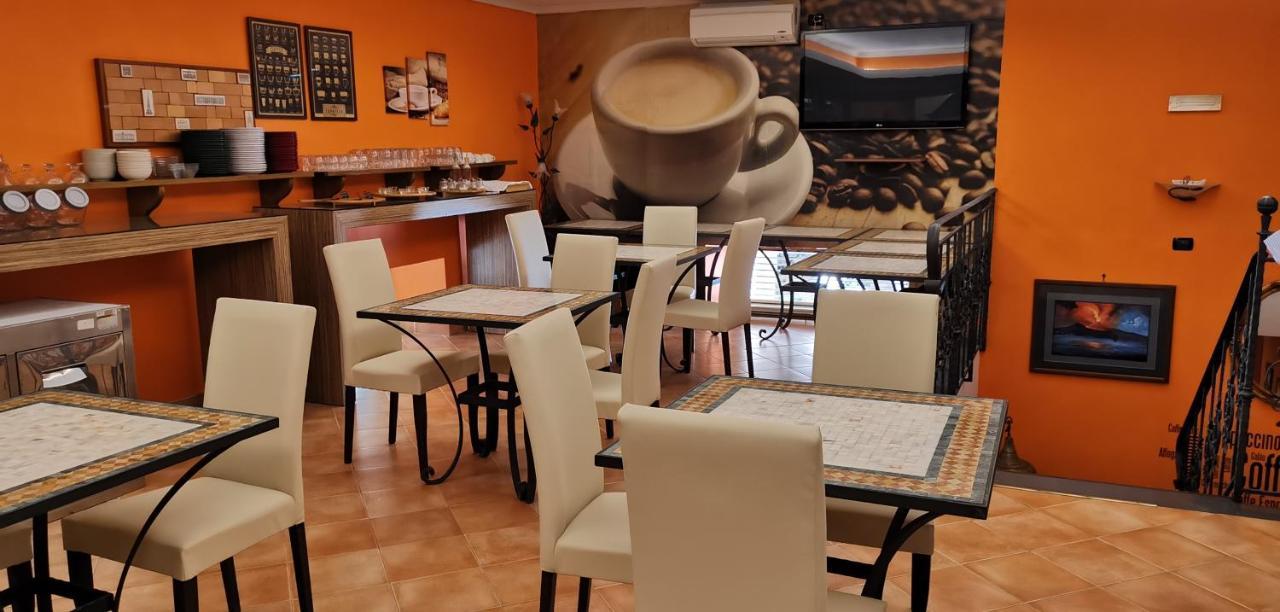 Hotel Neapolis Kültér fotó