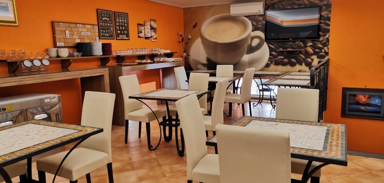 Hotel Neapolis Kültér fotó