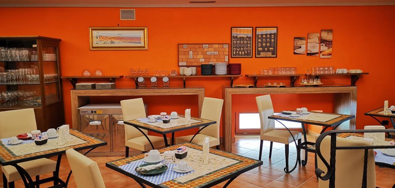 Hotel Neapolis Kültér fotó