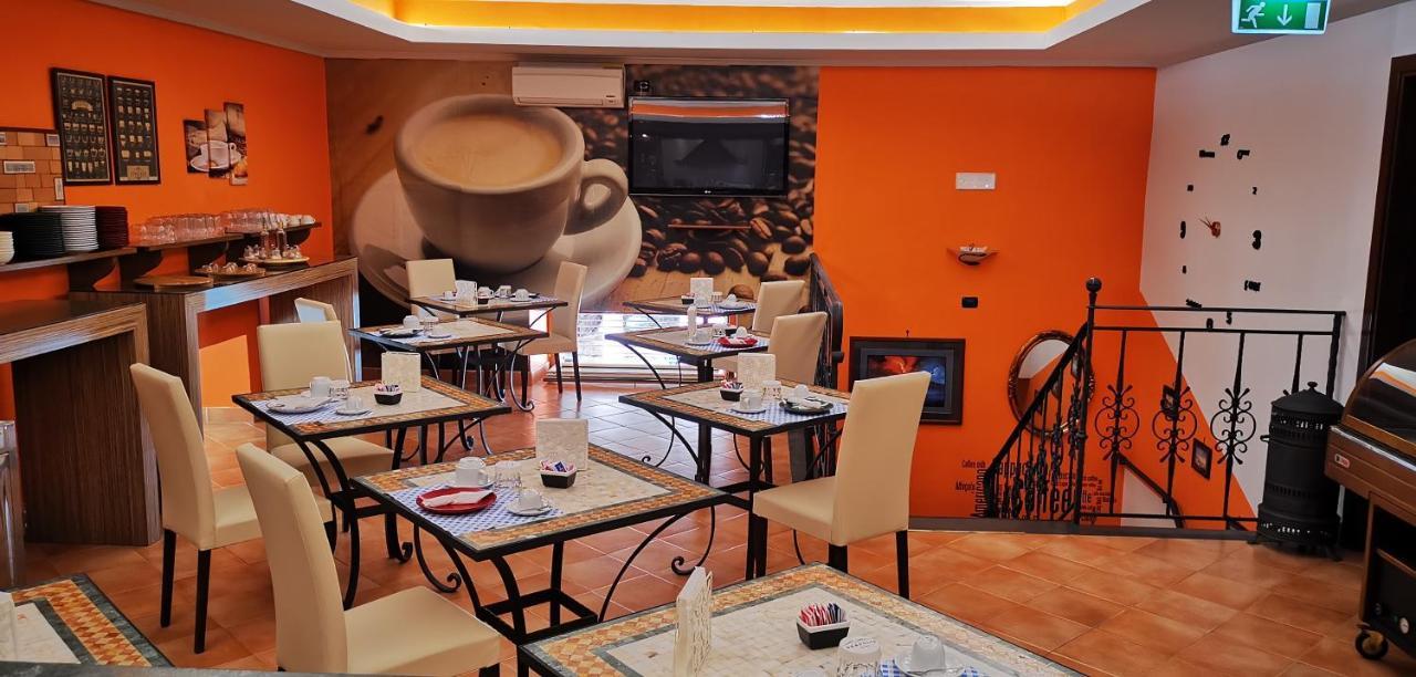 Hotel Neapolis Kültér fotó