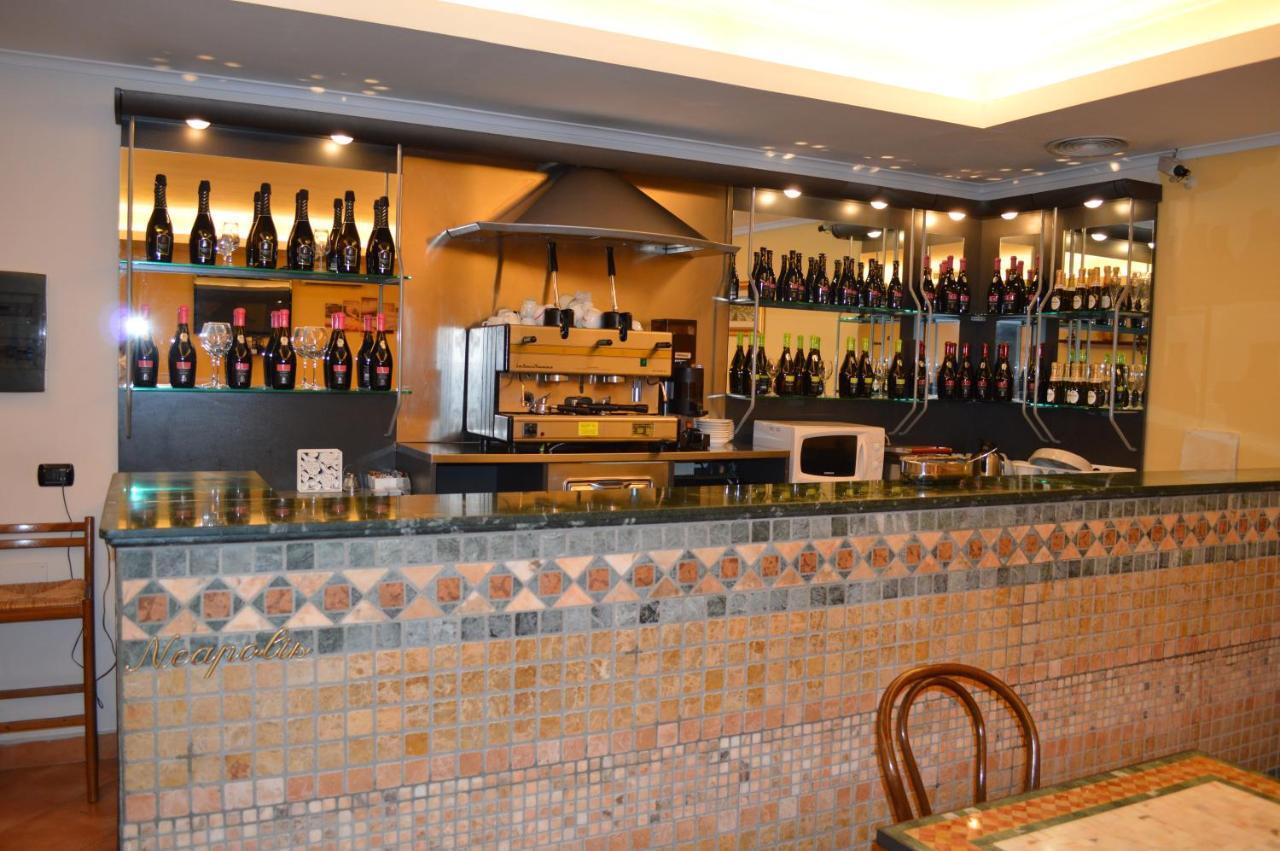 Hotel Neapolis Kültér fotó